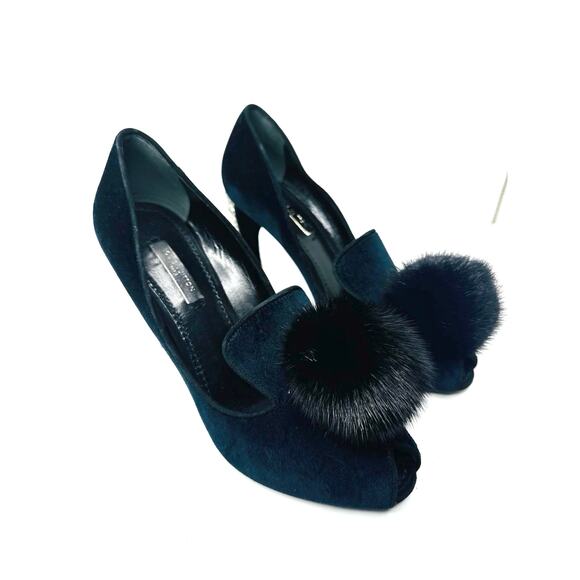 Louis Vuitton Black Blue Nuit Frill Mink Pompom Pumps Heels Size 35.5 Runway - Picture 8 of 12